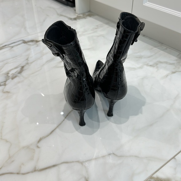 Stuart Weitzman patent leather high heels boots, size 8, - Picture 3 of 4